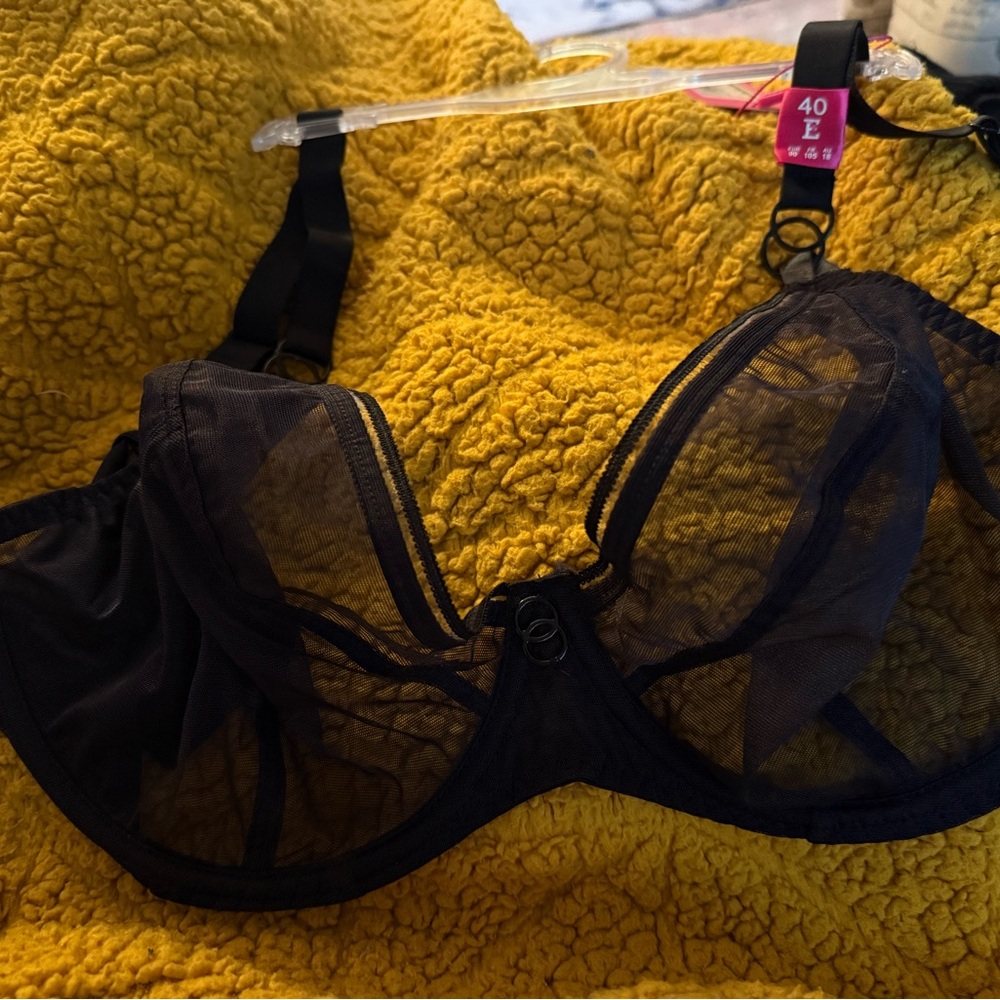 Curvy Kate Black Full-Coverage Bra with Underwire Support - Picture 2 of 6
